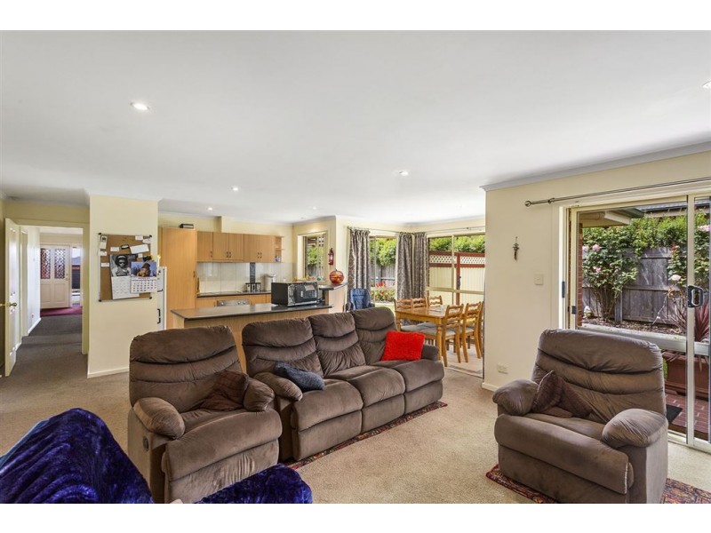 15 Bartlett Grove, Newnham TAS 7248