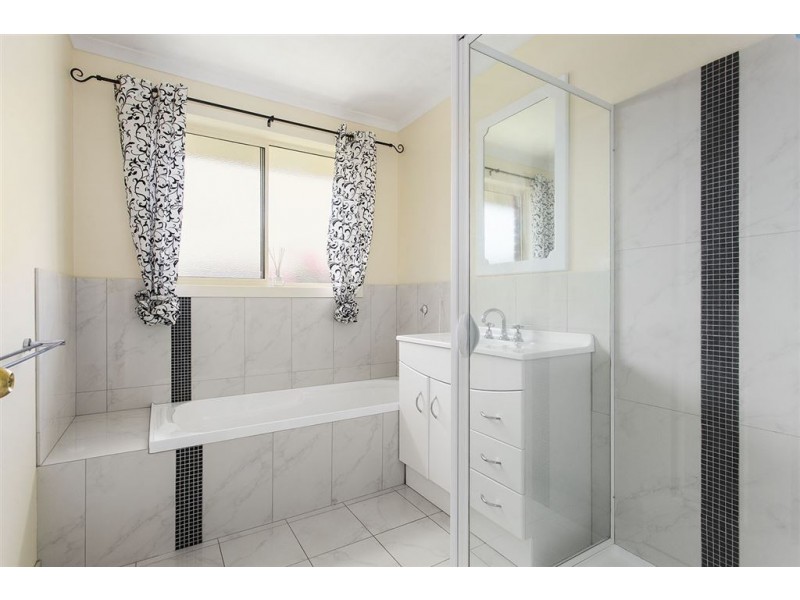 15 Bartlett Grove, Newnham TAS 7248