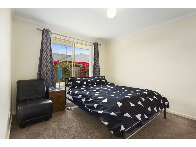 15 Bartlett Grove, Newnham TAS 7248