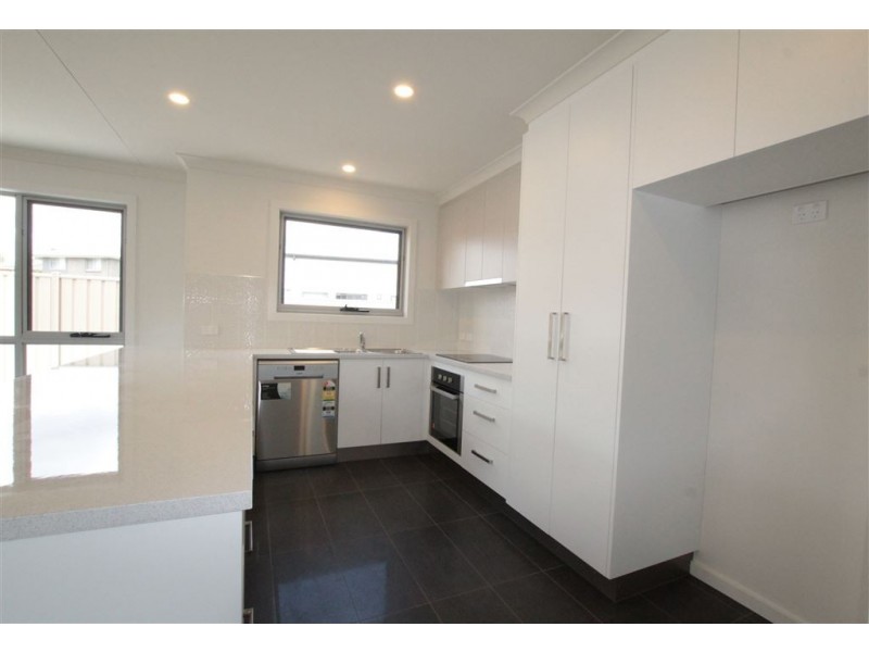 8/23 Hortus Place, Newnham TAS 7248