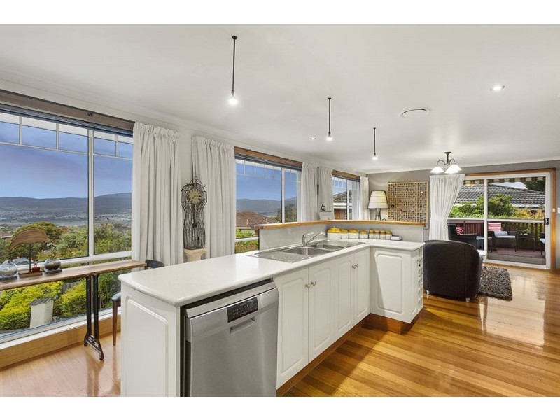 4 New World Avenue, Trevallyn TAS 7250