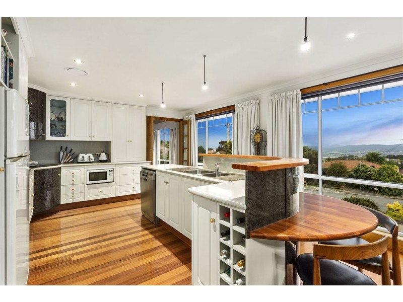 4 New World Avenue, Trevallyn TAS 7250