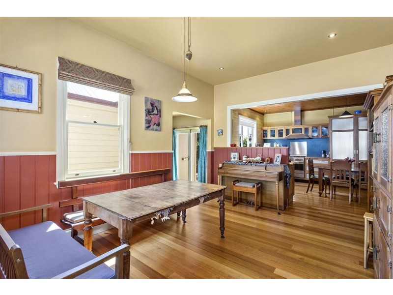 6 Pakenham Street, Longford TAS 7301