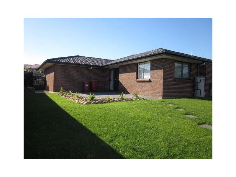 10 Dafnis Drive, Newnham TAS 7248
