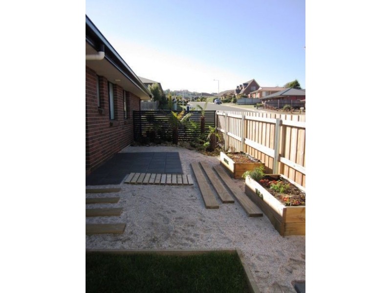 10 Dafnis Drive, Newnham TAS 7248