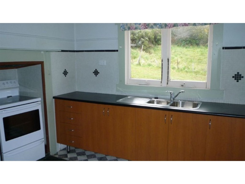 3 Robert Street South, Beauty Point TAS 7270