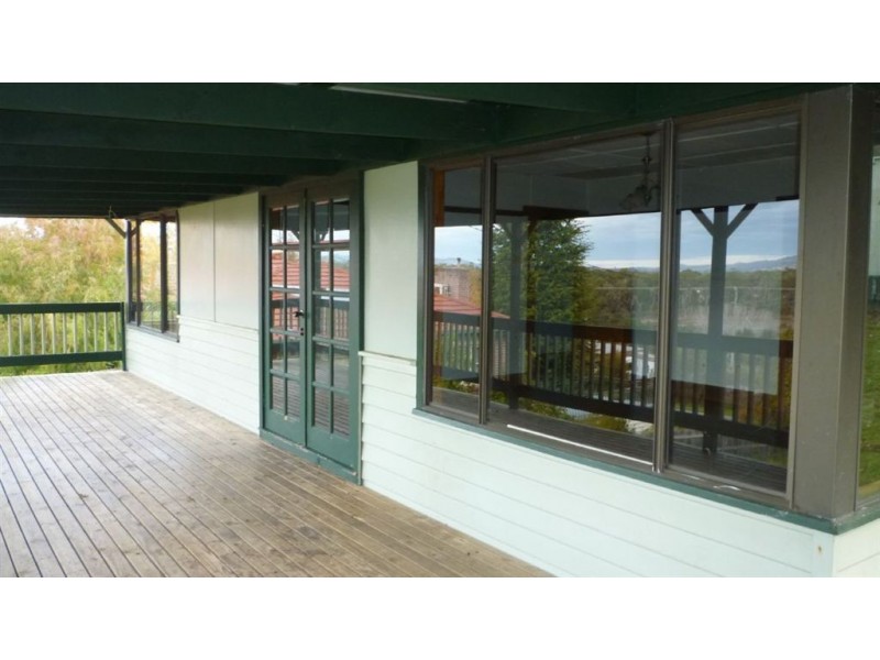 3 Robert Street South, Beauty Point TAS 7270