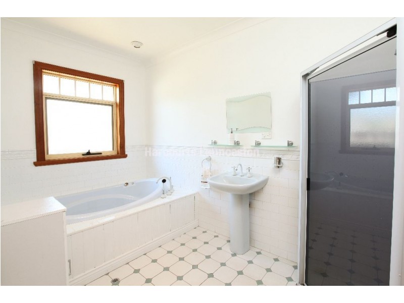 4 Poplar Parade, Youngtown TAS 7249