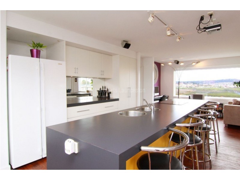 44 Bill Grove, Mowbray TAS 7248
