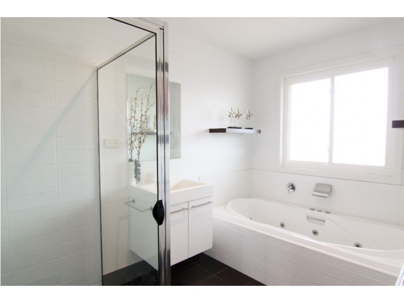 44 Bill Grove, Mowbray TAS 7248