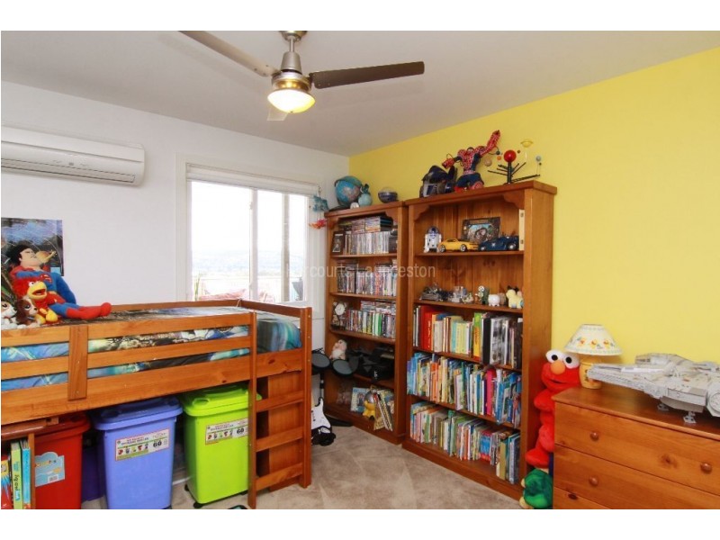 44 Bill Grove, Mowbray TAS 7248