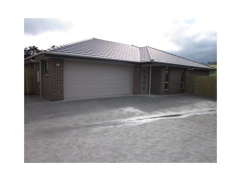 2/128 Franmaree Road, Newnham TAS 7248