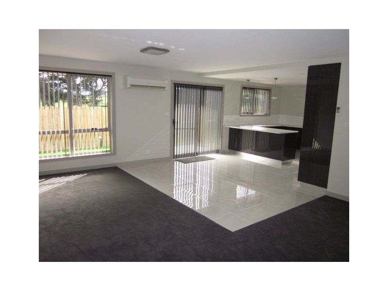 2/128 Franmaree Road, Newnham TAS 7248