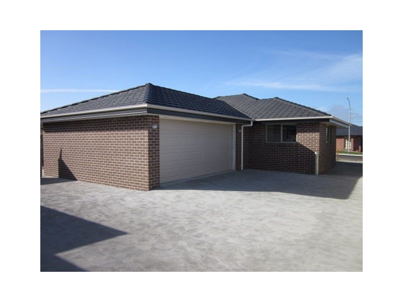 1/128 Franmaree Road, Newnham TAS 7248