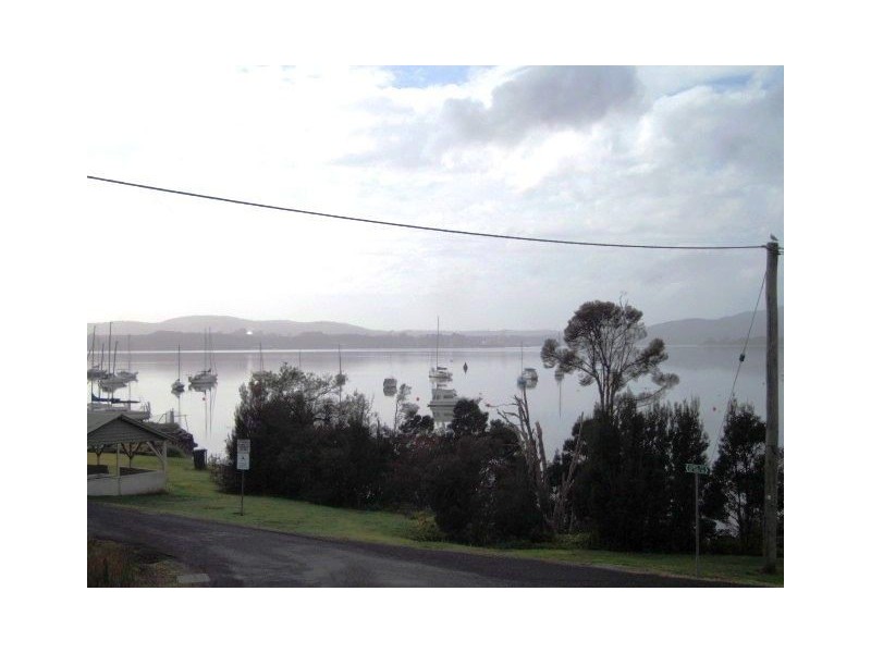 68 Flinders Street, Beauty Point TAS 7270