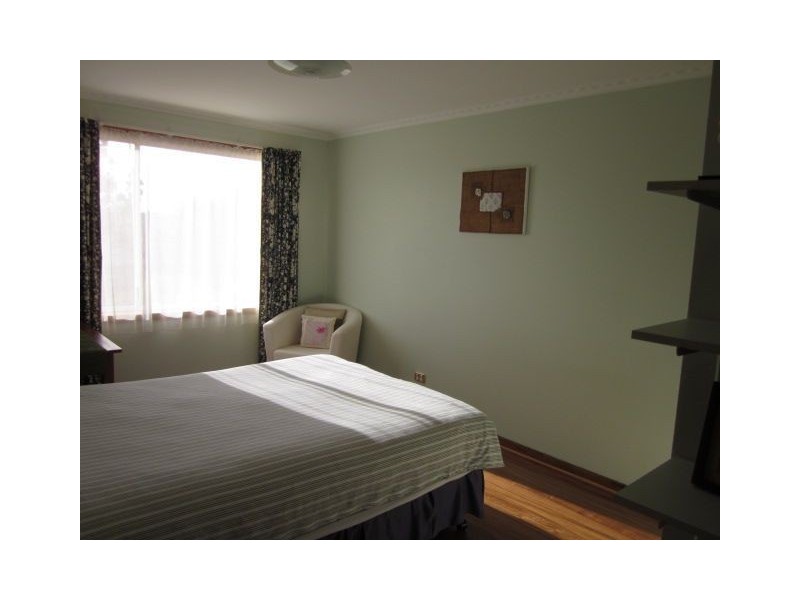 8 Peters Avenue, Summerhill TAS 7250