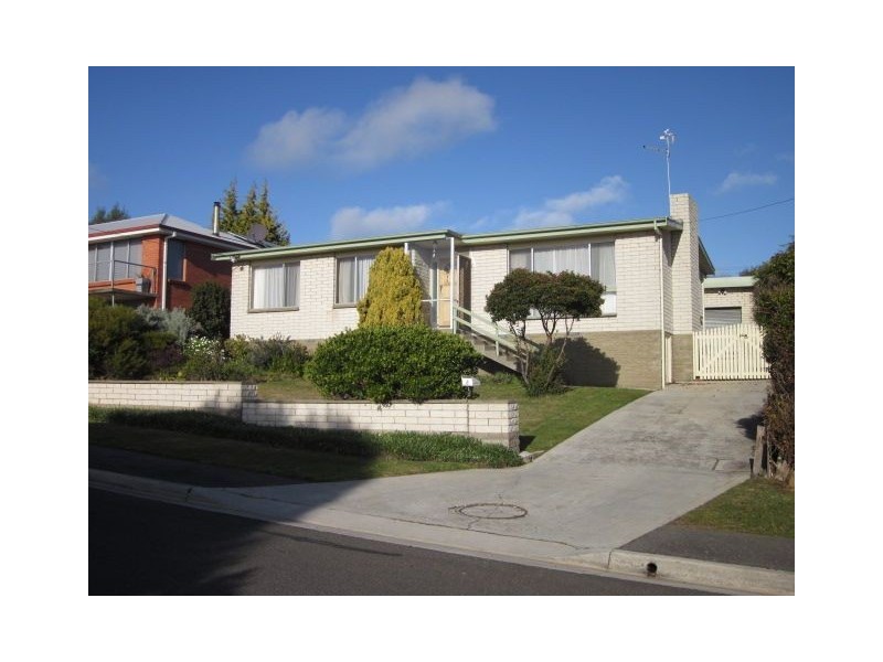 8 Peters Avenue, Summerhill TAS 7250