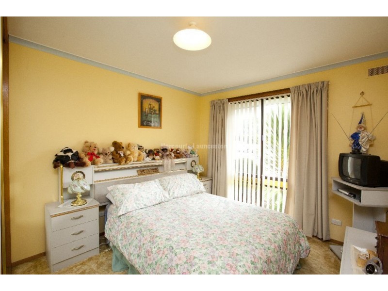 11 Mount Stuart Drive, Newnham TAS 7248