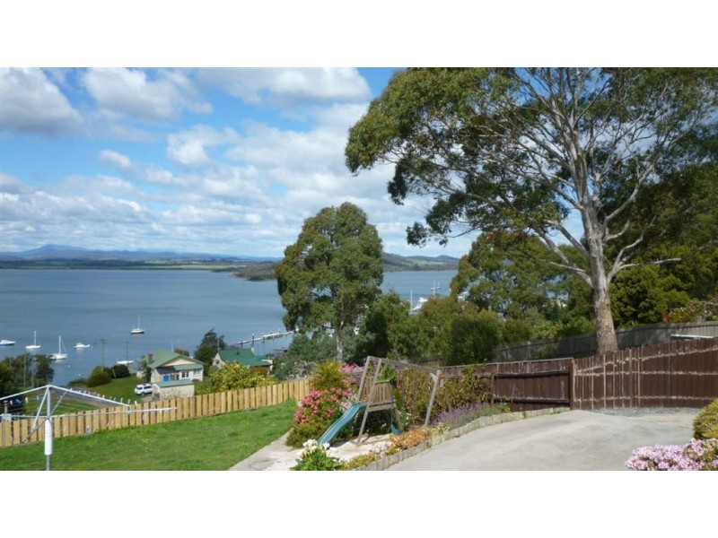 142 Oxford Street, Beauty Point TAS 7270