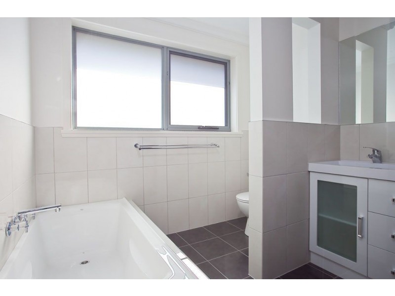 1/5 Eastfield Drive, Newnham TAS 7248
