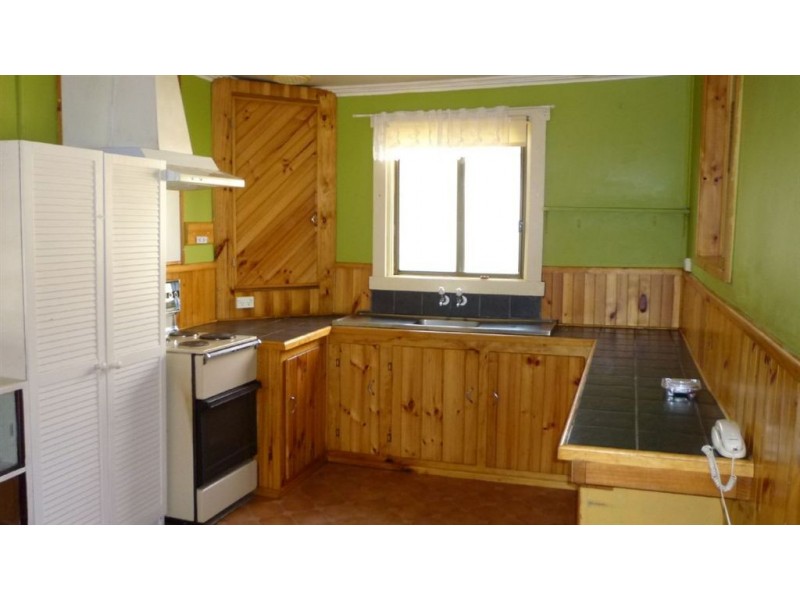 8 Cornwall Street, Beaconsfield TAS 7270