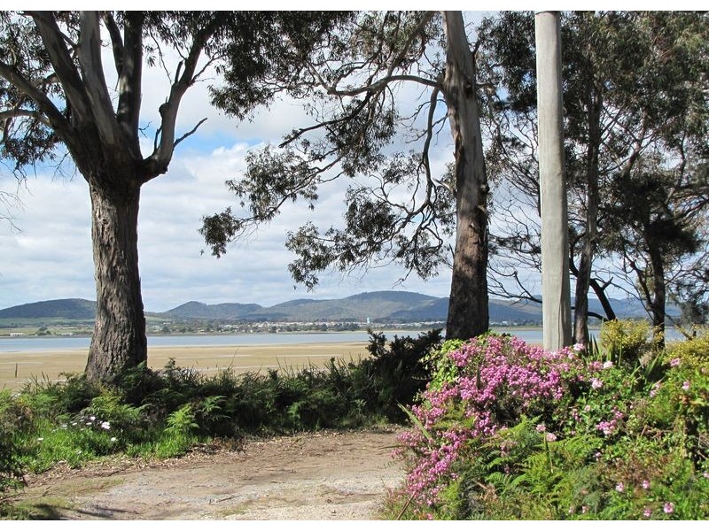 817b Foreshore Road, Kelso TAS 7270