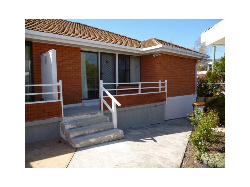 2/2 Gascoyne Street, Kings Meadows TAS 7249
