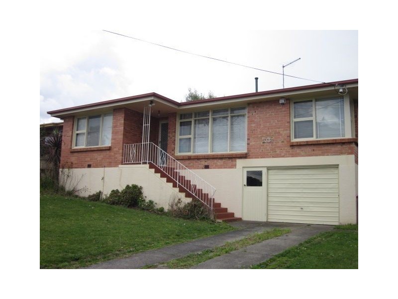33 Paringa Avenue, Newnham TAS 7248