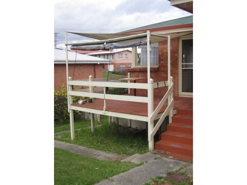 33 Paringa Avenue, Newnham TAS 7248