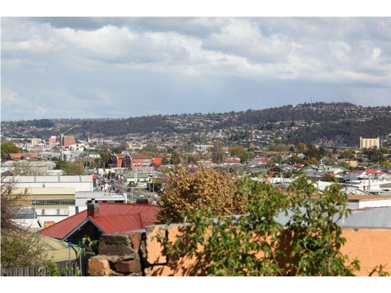 1/15 Button Street, Mowbray TAS 7248