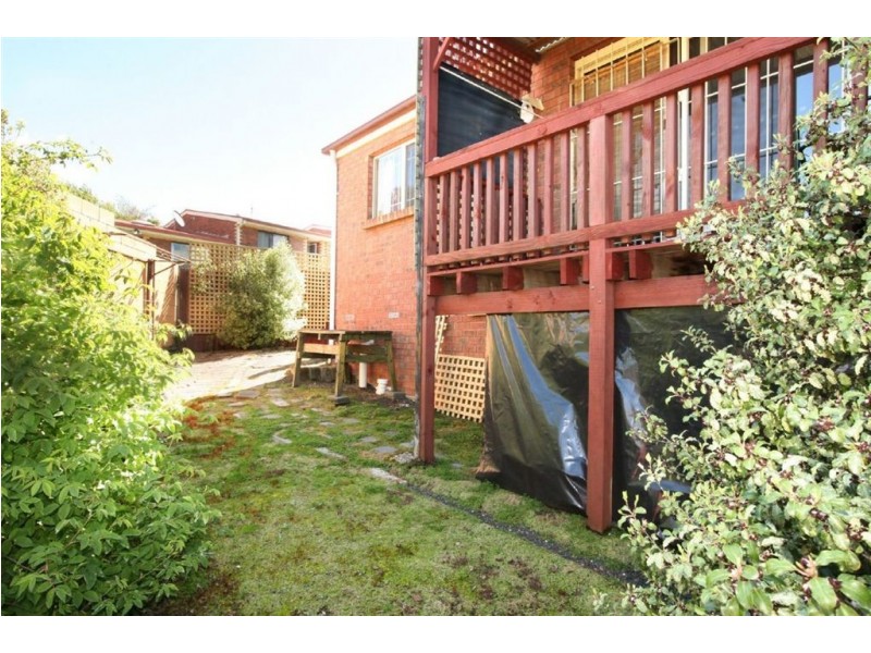 1/15 Button Street, Mowbray TAS 7248