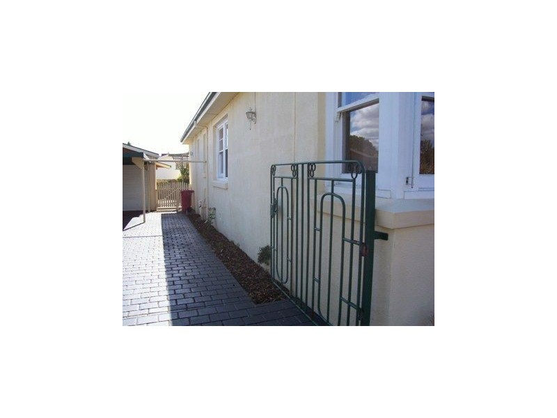 2 Truscott Grove, Mowbray TAS 7248
