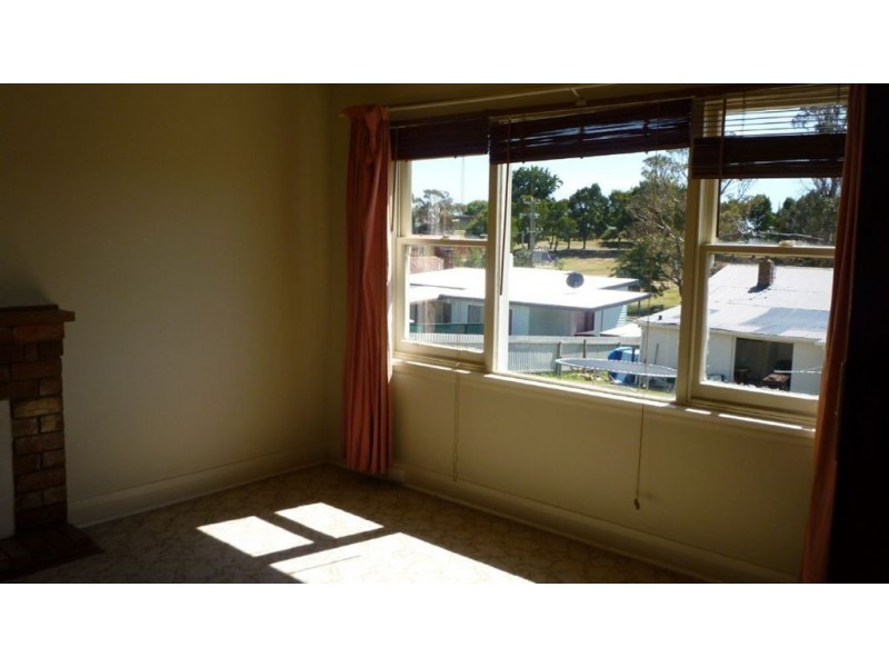 2 Bernard Street, Beaconsfield TAS 7270