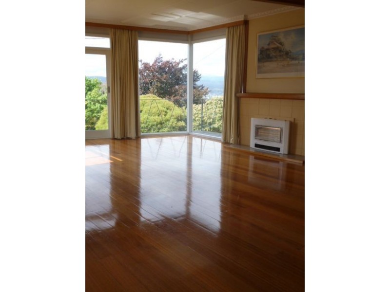 18 Broadview Crescent, Trevallyn TAS 7250