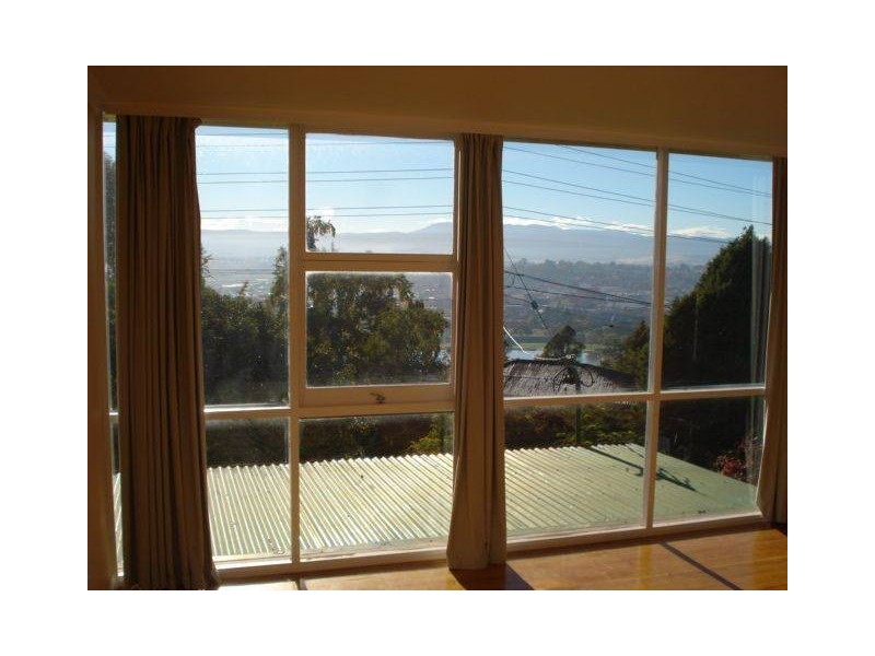 27 Bain Terrace, Trevallyn TAS 7250