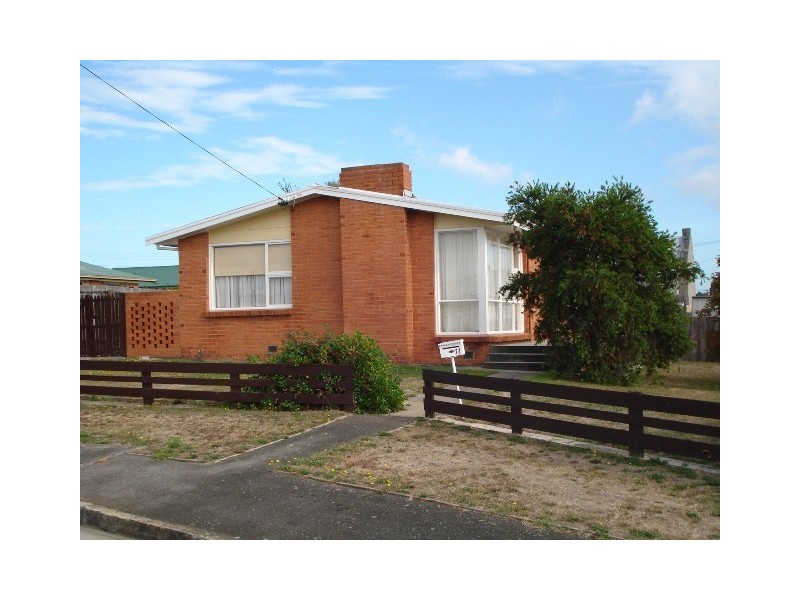 71 Paringa Ave, Newnham TAS 7248