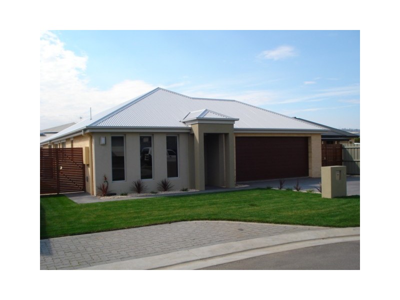 9 Woodford Glade, Newstead TAS 7250