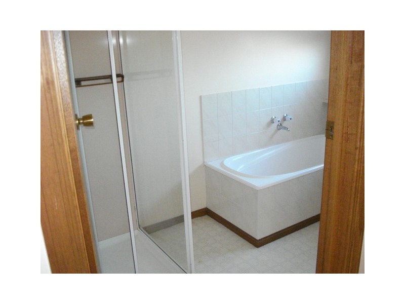 2/16 lucy place, Summerhill TAS 7250