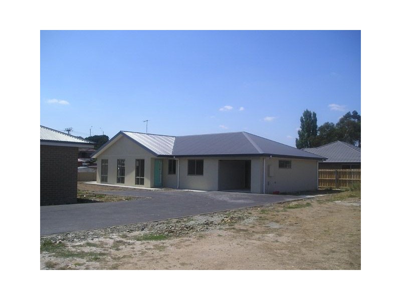 13 Pocket Place, Newnham TAS 7248