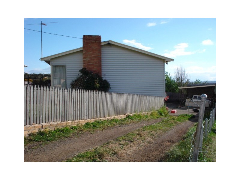 16 Humphreys Street, Waverley TAS 7250