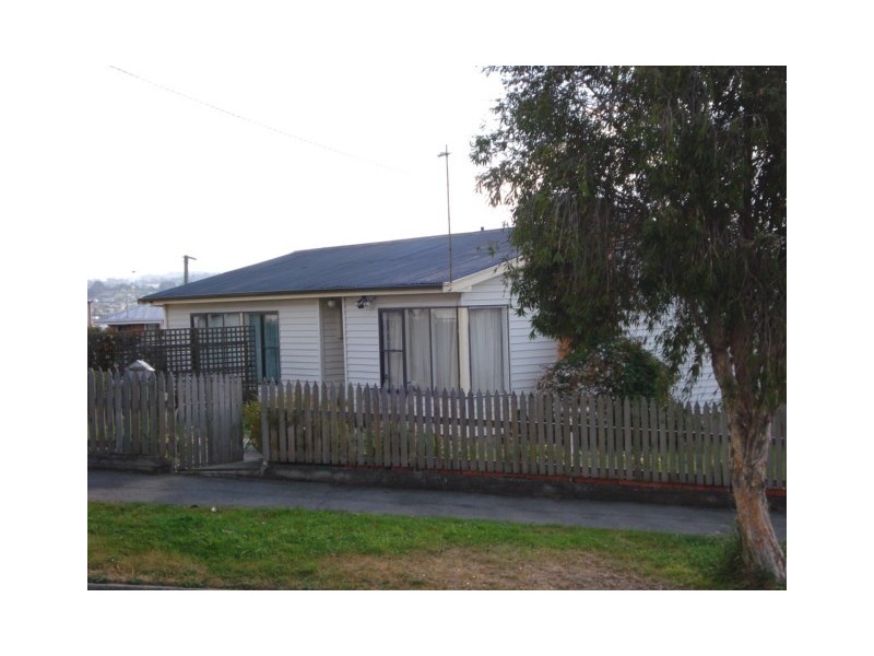 16 Humphreys Street, Waverley TAS 7250