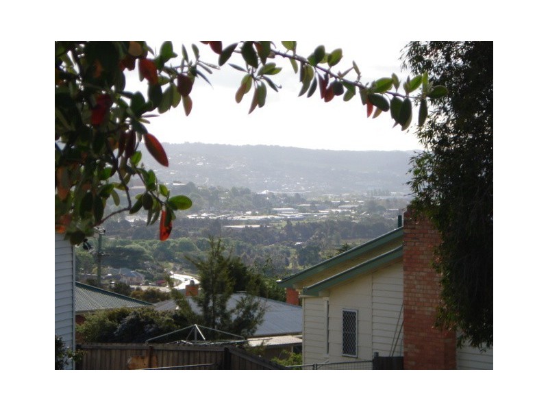 16 Humphreys Street, Waverley TAS 7250