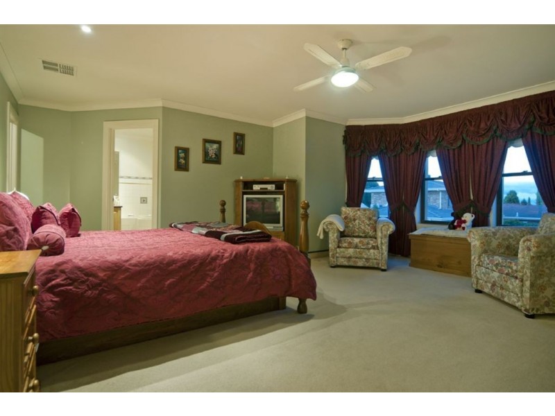 12 Caroline Court, Golden Grove SA 5125