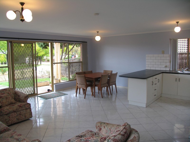 4 Hyde Park Lane, Wynn Vale SA 5127