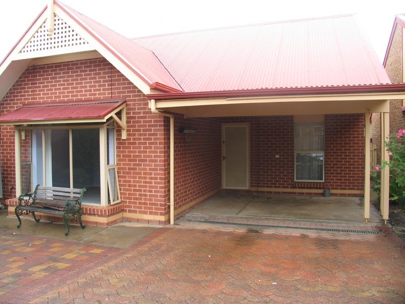 4 Hyde Park Lane, Wynn Vale SA 5127