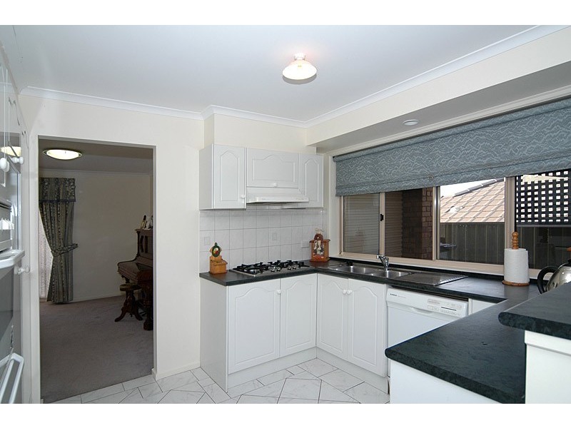 6 Lake Magenta Court, Greenwith SA 5125