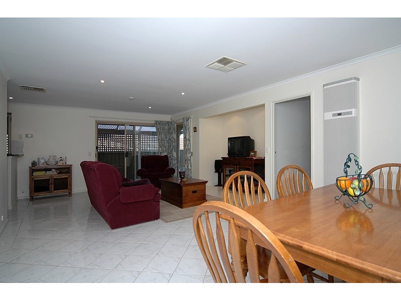 6 Lake Magenta Court, Greenwith SA 5125