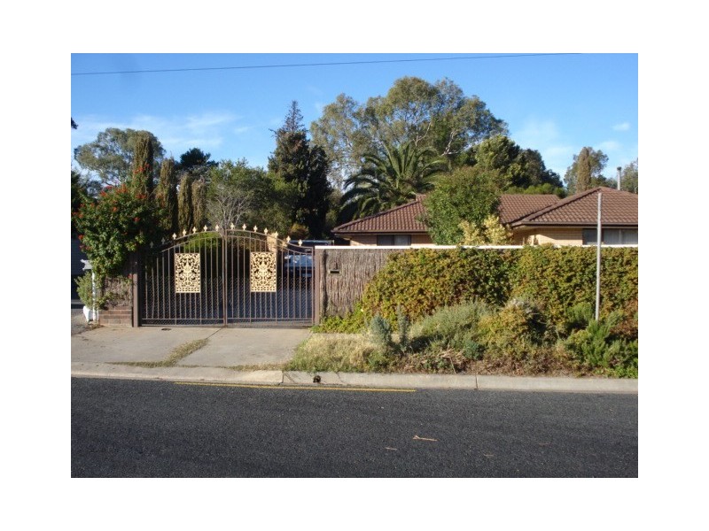 2 May Avenue, Modbury SA 5092