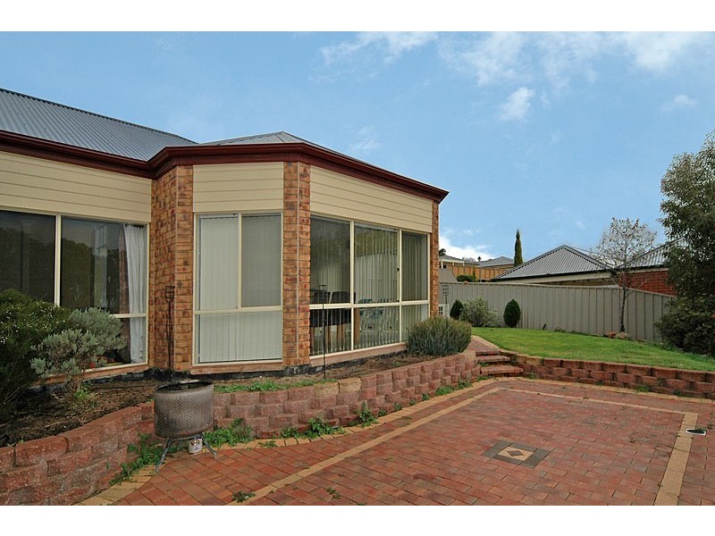 8 Hedgerow Court, Greenwith SA 5125