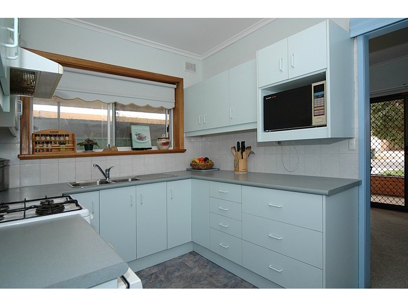 12 Perth Avenue, Valley View SA 5093